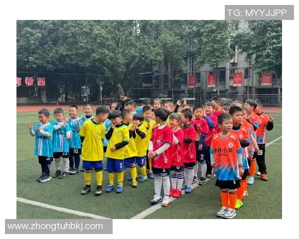 重庆足球队意识变革引发热议推动地方足球发展新篇章